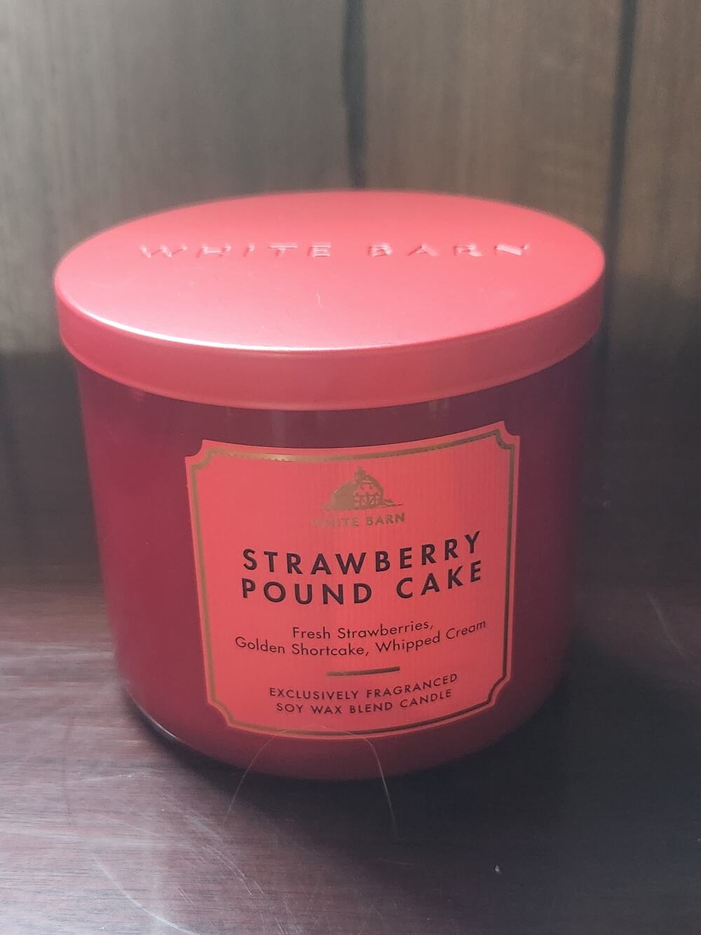 White Barn Strawberry Pound Cake 3-Wick Candle 14.5oz